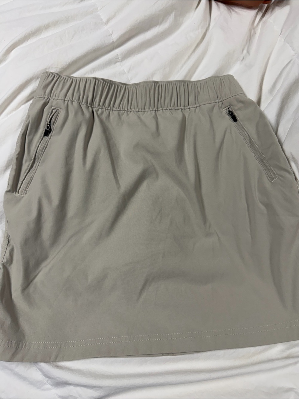Eddie Bauer Light Taupe Elastic Waist Mini Skirt with Zip Pockets